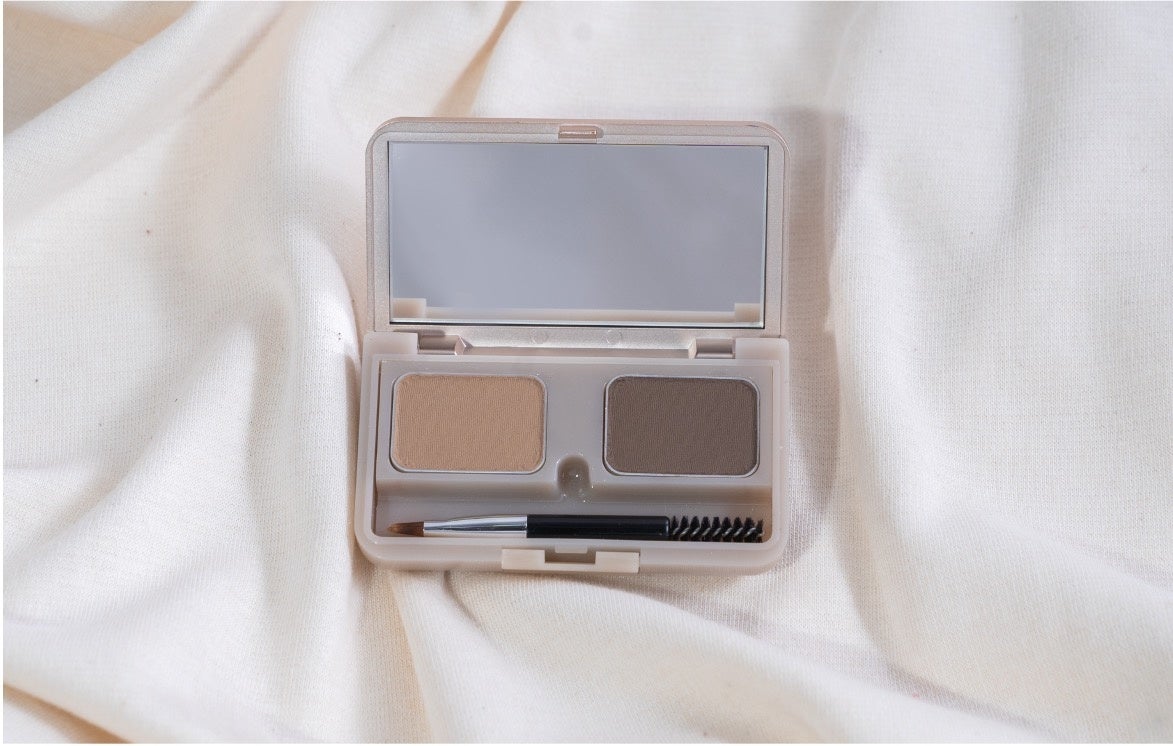 左：ライトブラウン、右：ナチュラルブラウン