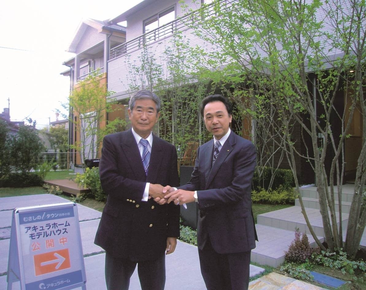左：石原慎太郎元都知事　右：社長　宮沢