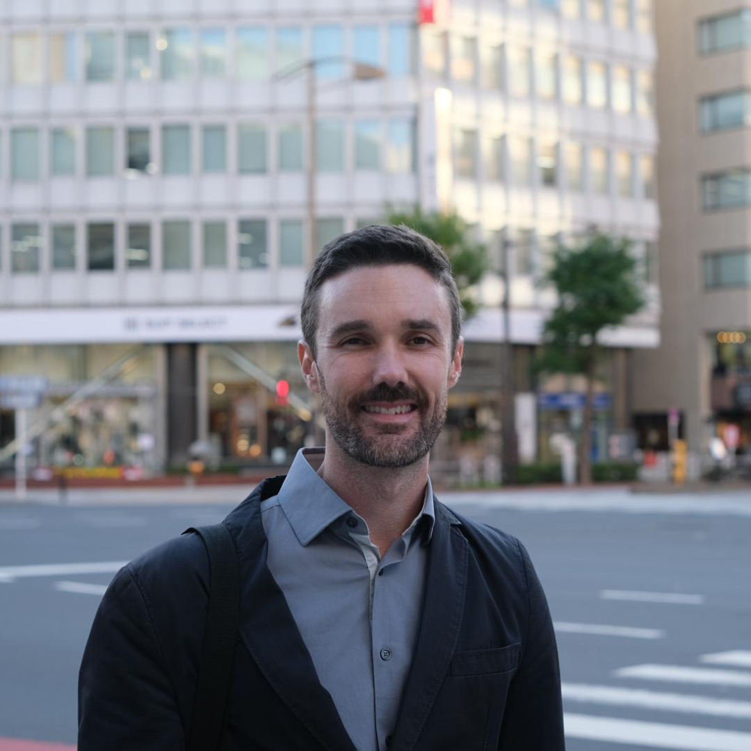 著者 カール・ウィンホールド氏