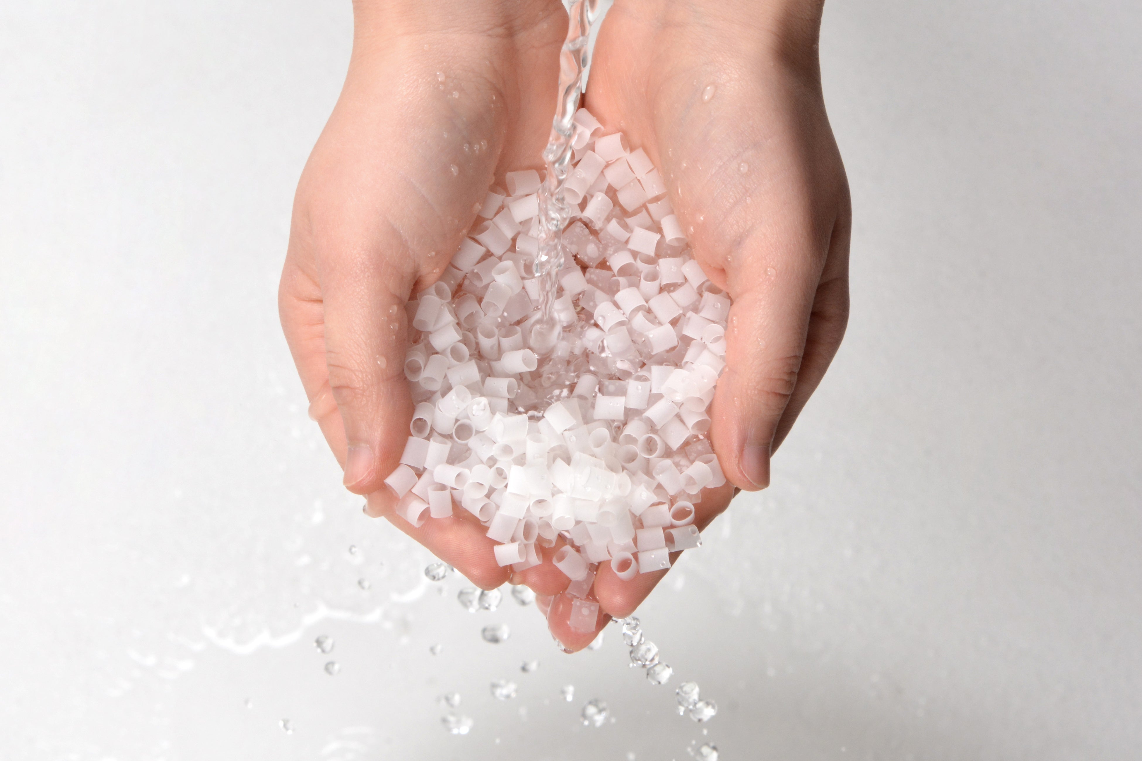 独自開発のふわもちパイプ素材「ソフティル」