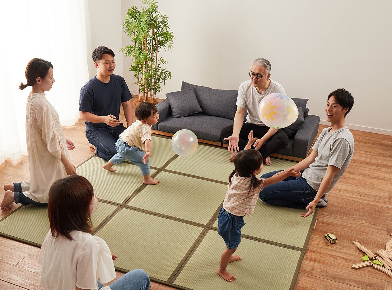 大勢の来客時に。帰省の際など来客時に合わせて、パッと敷けます。
