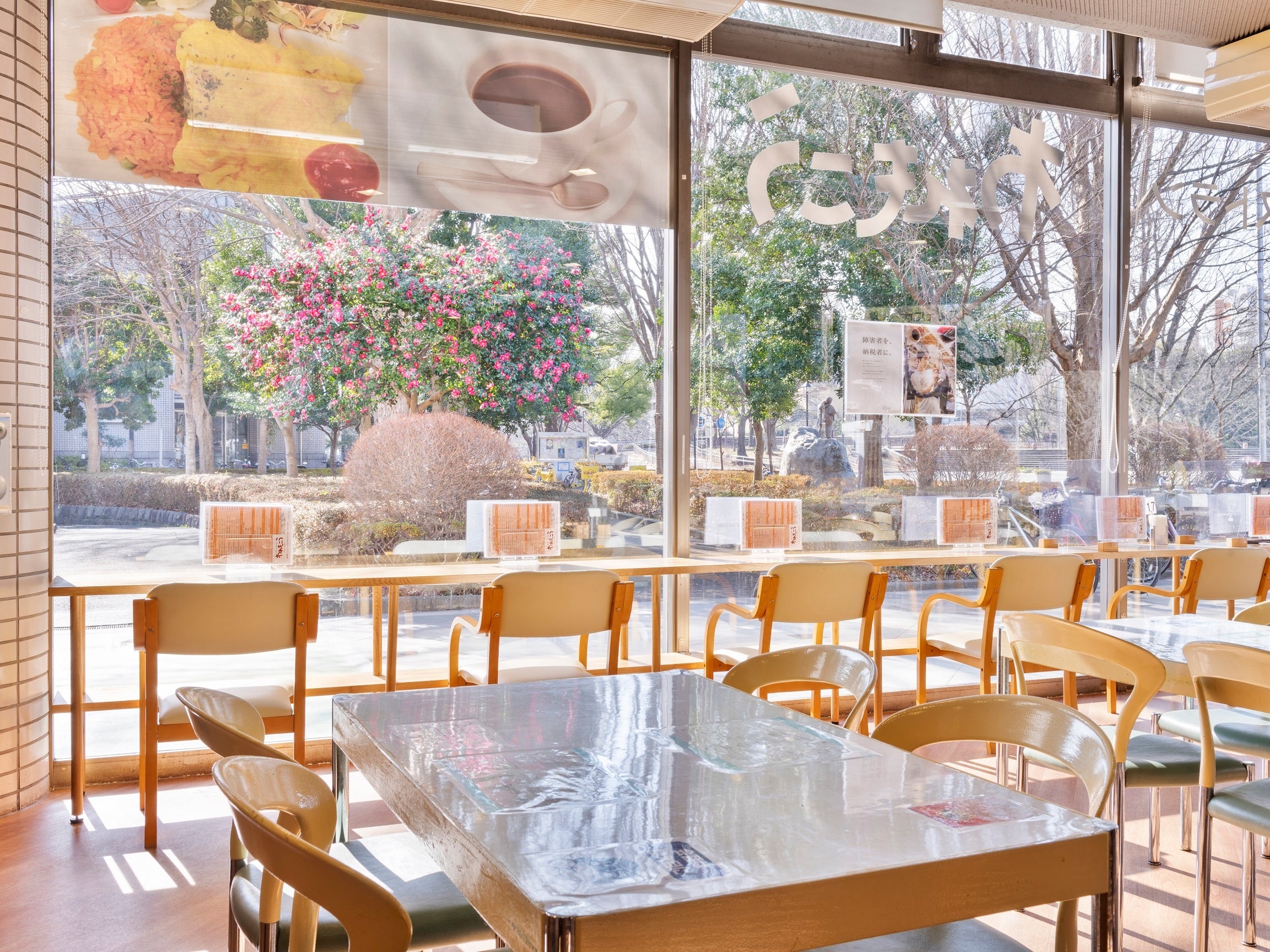 寄贈先の一例：練馬区のコミュニティカフェ「われもこう」