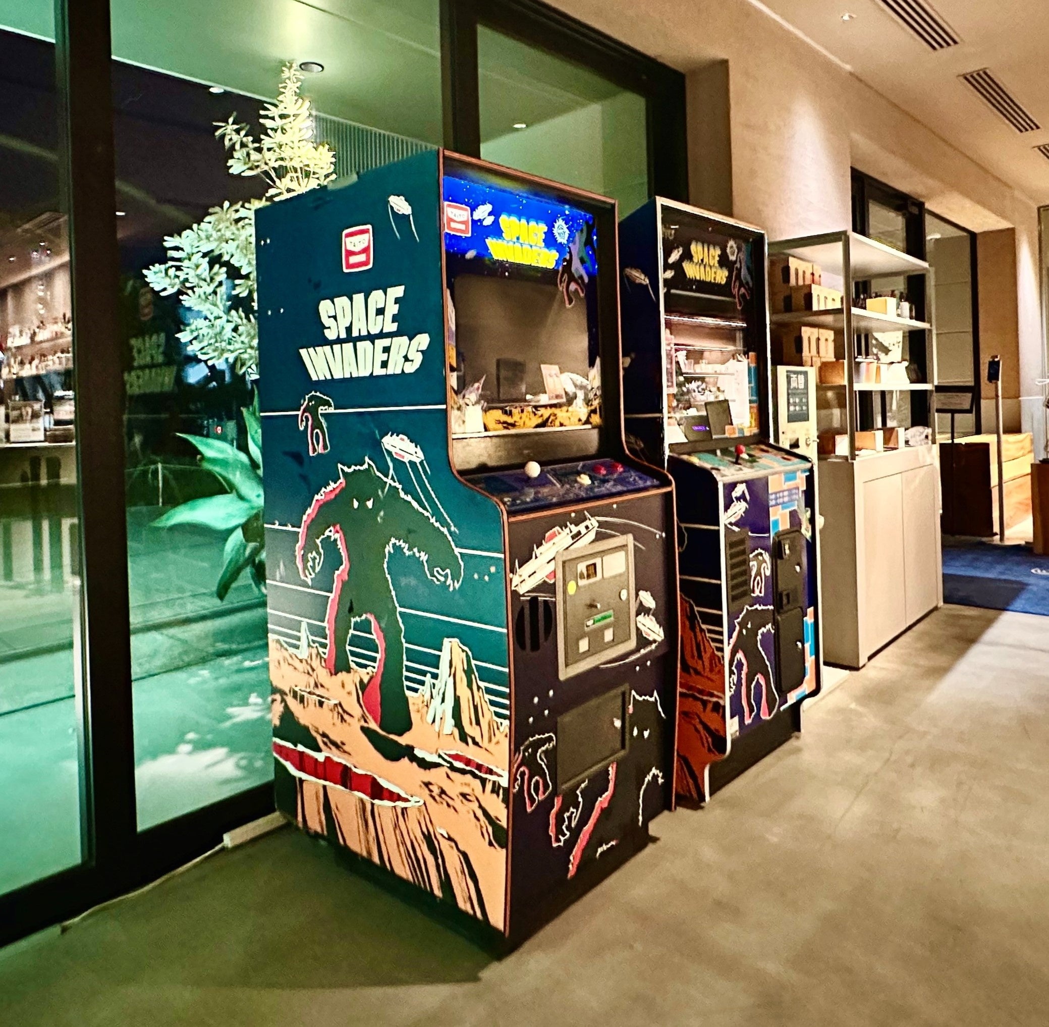 【sequence MIYASHITA PARK 展示の様子】 実際に遊べるアップライトタイプのSPACE INVADERS © TAITO CORPORATION 1978 ALL RIGHTS RESERVED.