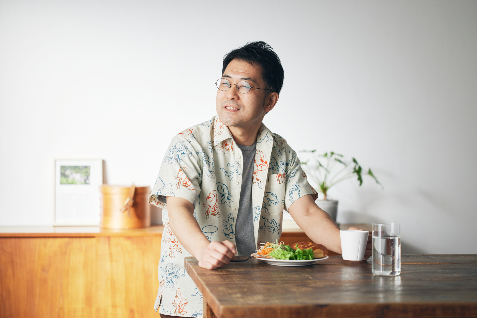 3月8日発売：半袖シャツ 　金魚づくし ベージュｰｼﾞｭ