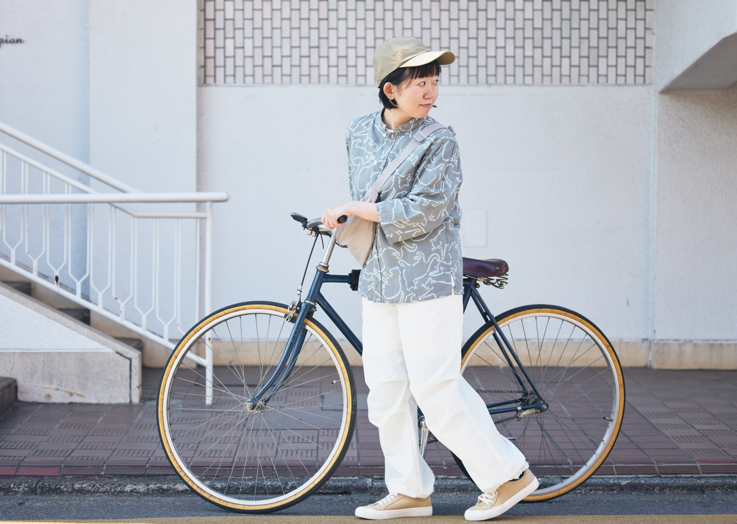 4月19日発売予定：七分袖　猫しぐさグレー