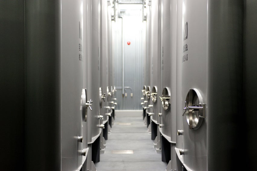 八海山雪室の貯蔵タンクはとても静かな環境