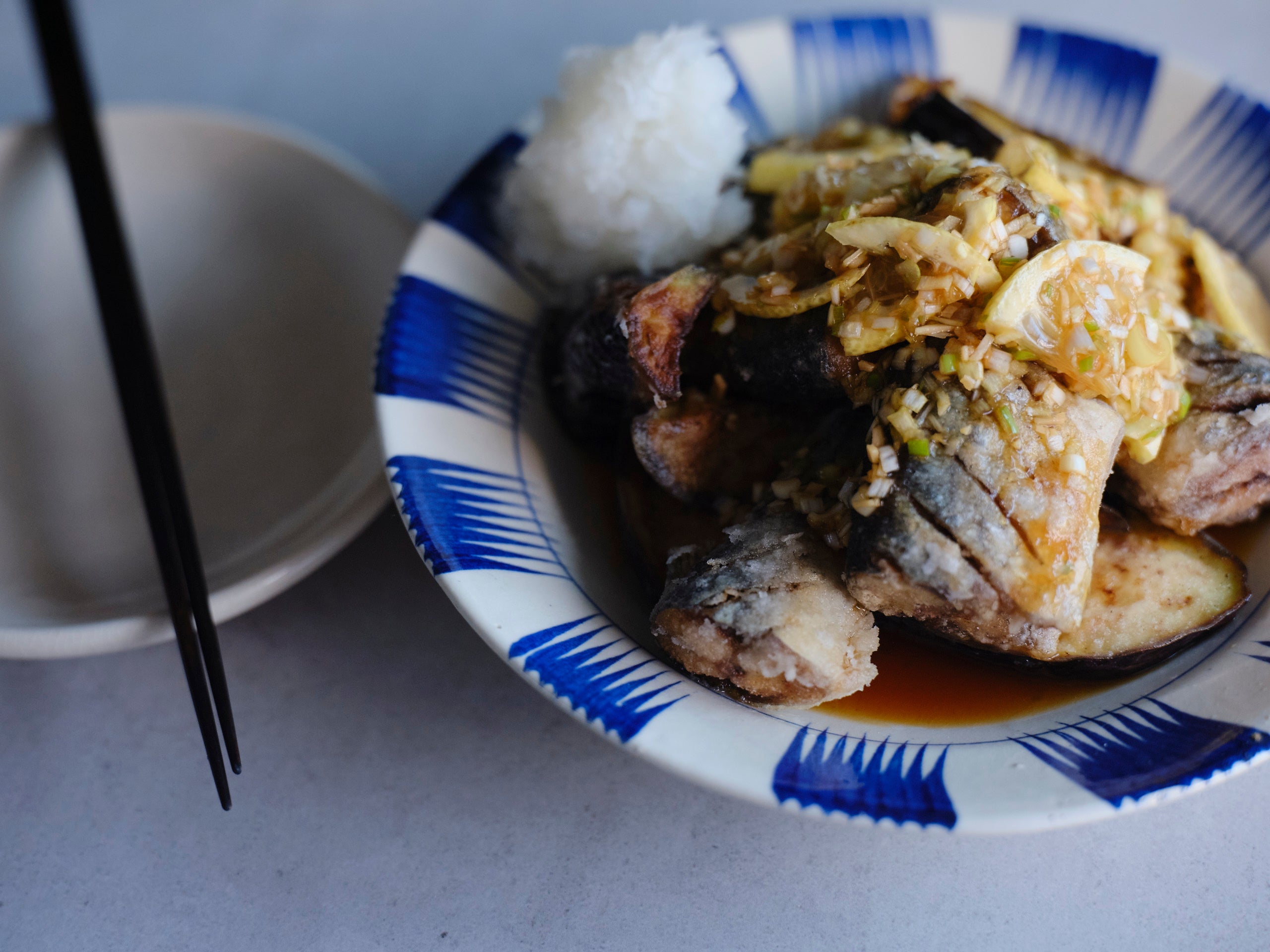 揚げ秋刀魚 レモン香味だれ