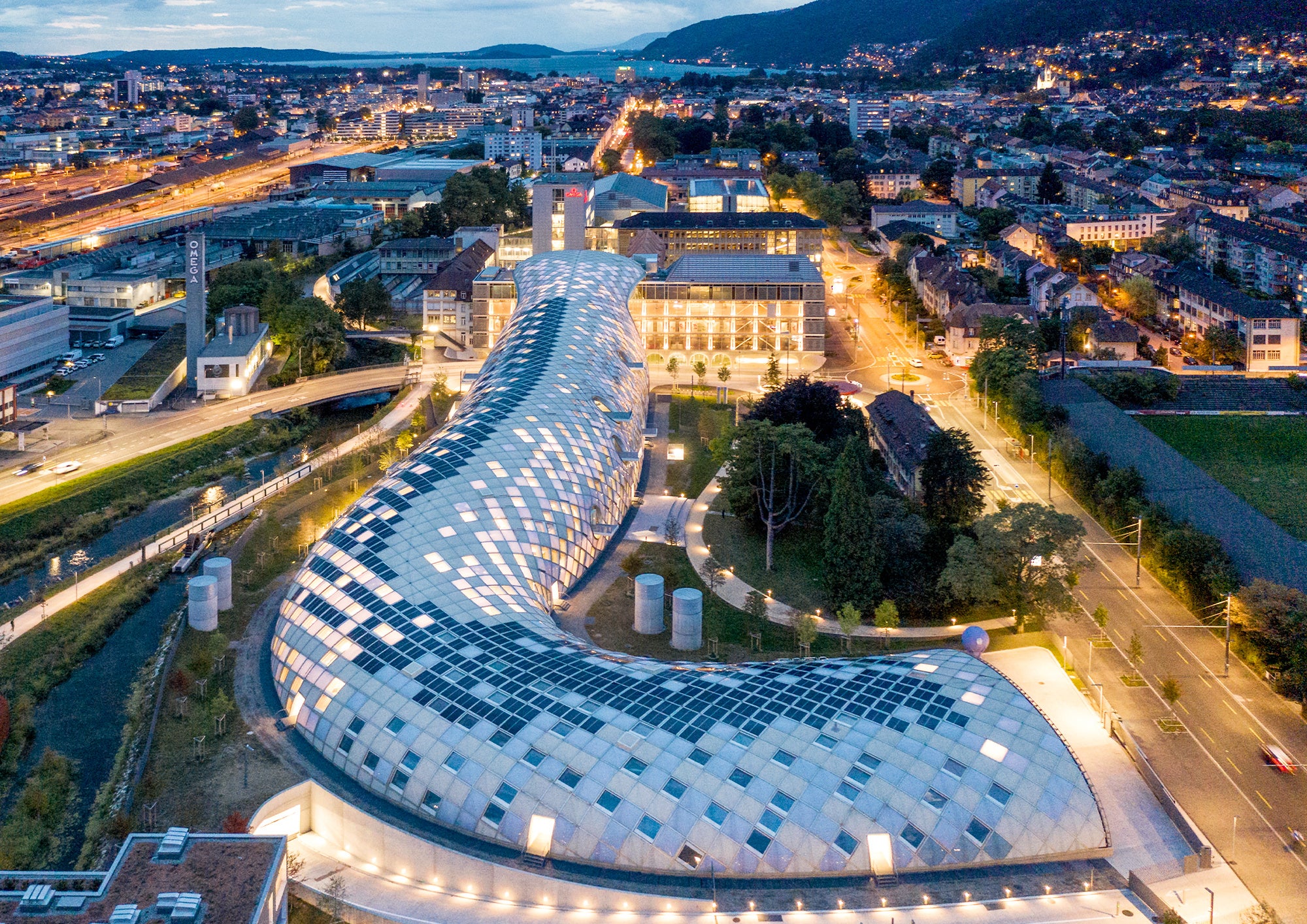 〈スウォッチ／オメガ キャンパス〉スイス（2019）