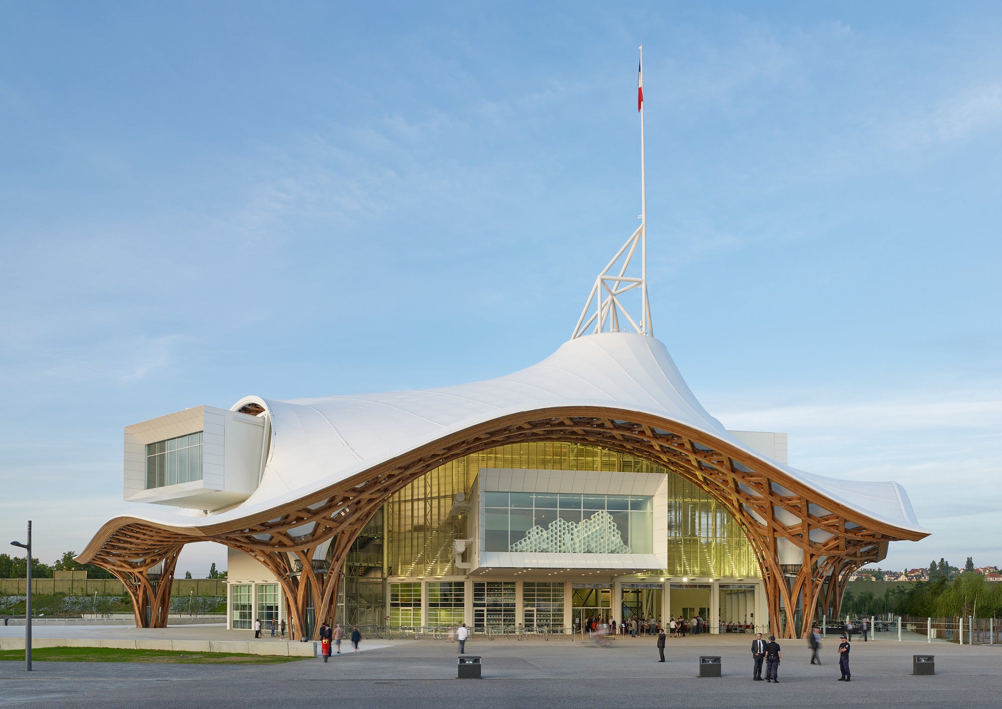 〈ポンピドゥ・センター・メス〉フランス（2010）