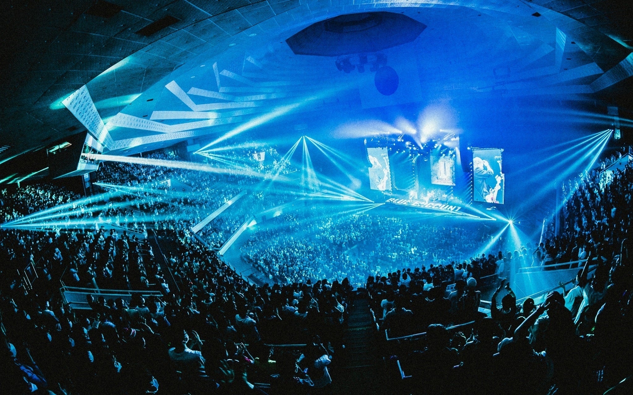 photo by ヤマダマサヒロ