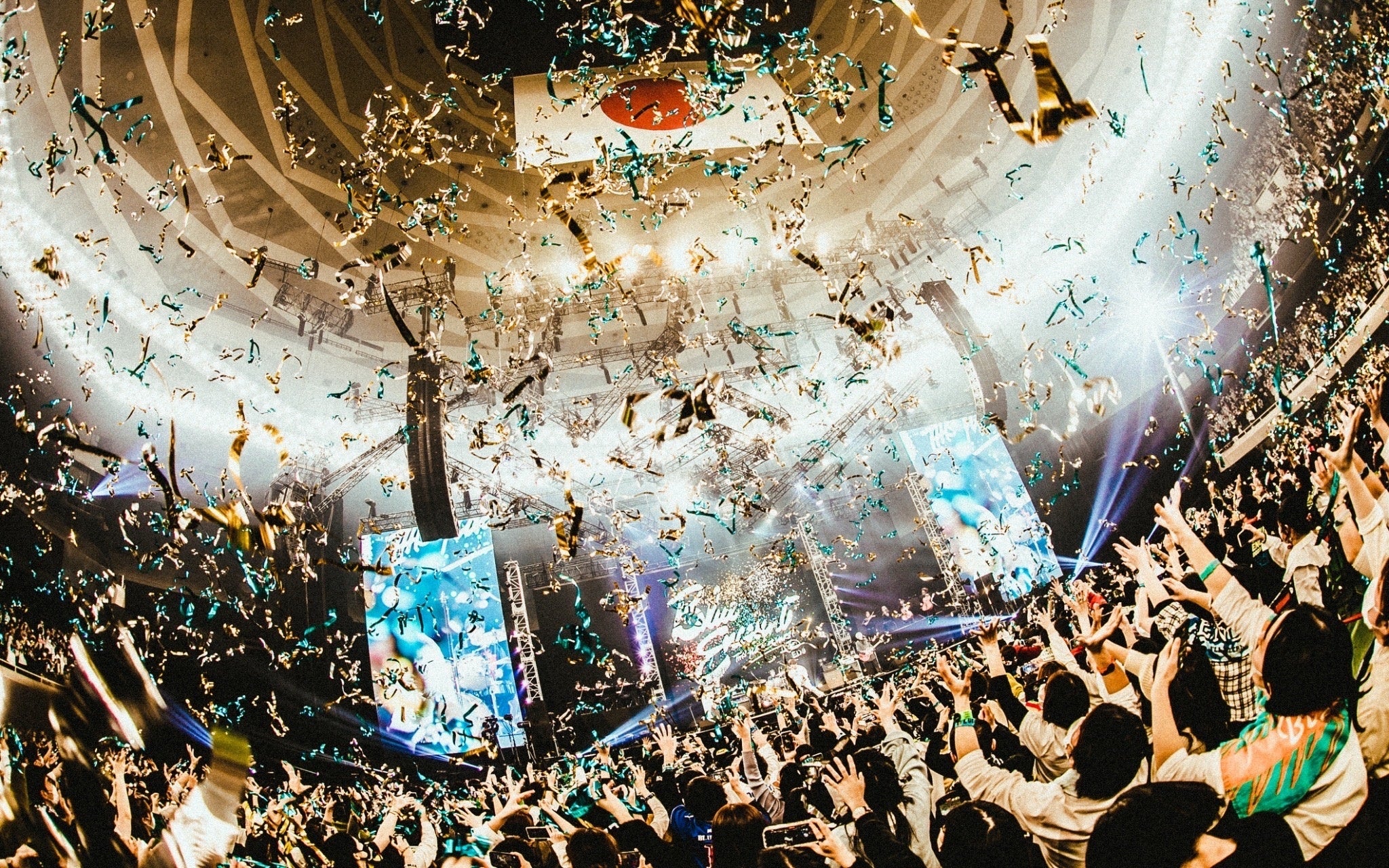 photo by ヤマダマサヒロ