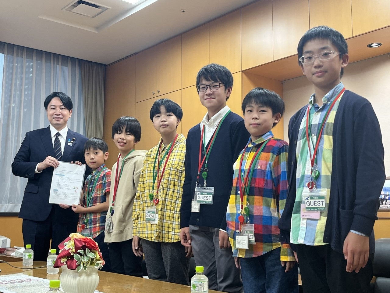 小倉大臣と小学校高学年児童