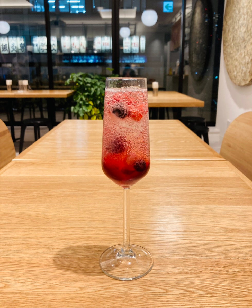 ざくろソーダ　650円（税別）