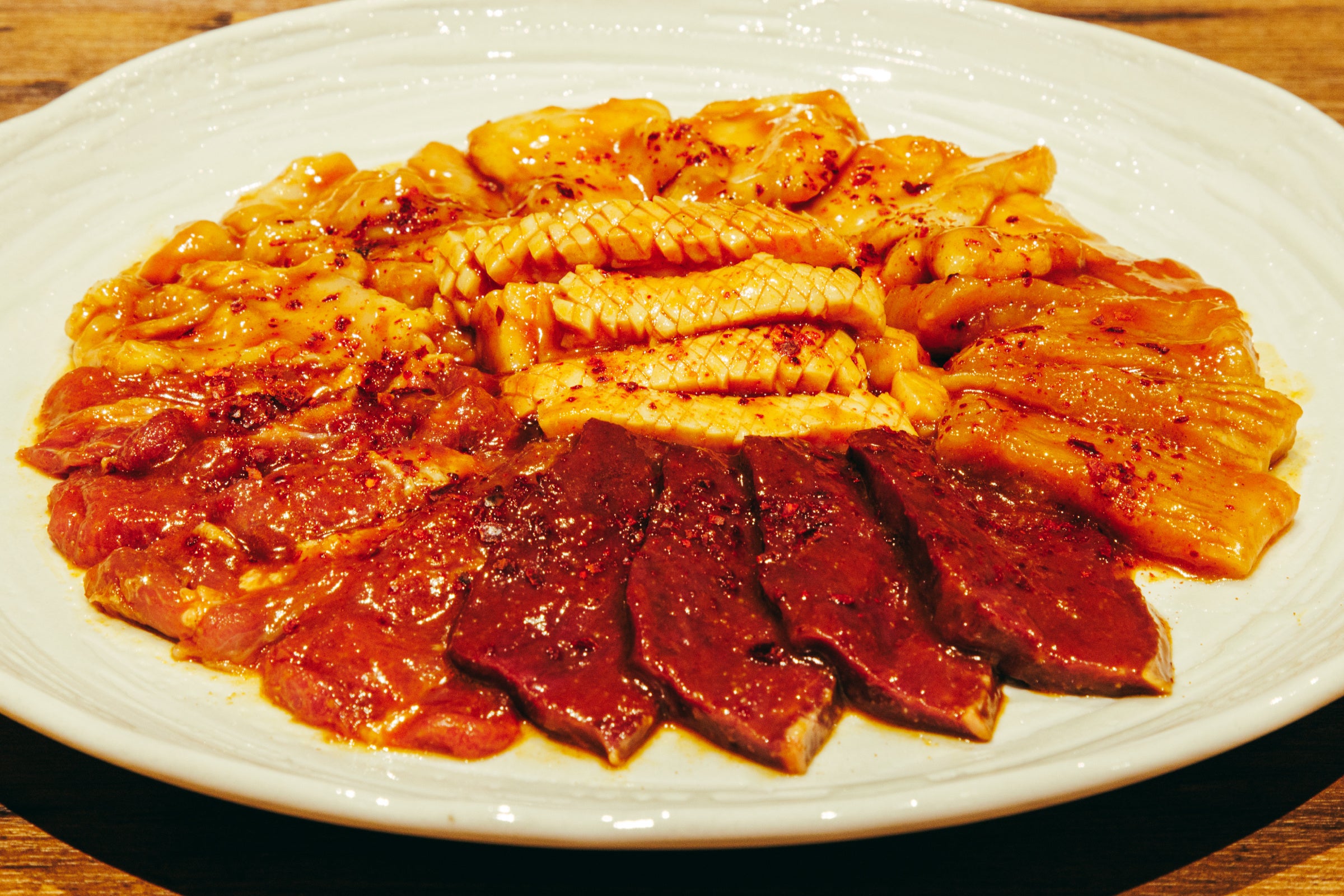 名物！ホルモン盛り合わせ〈味噌〉