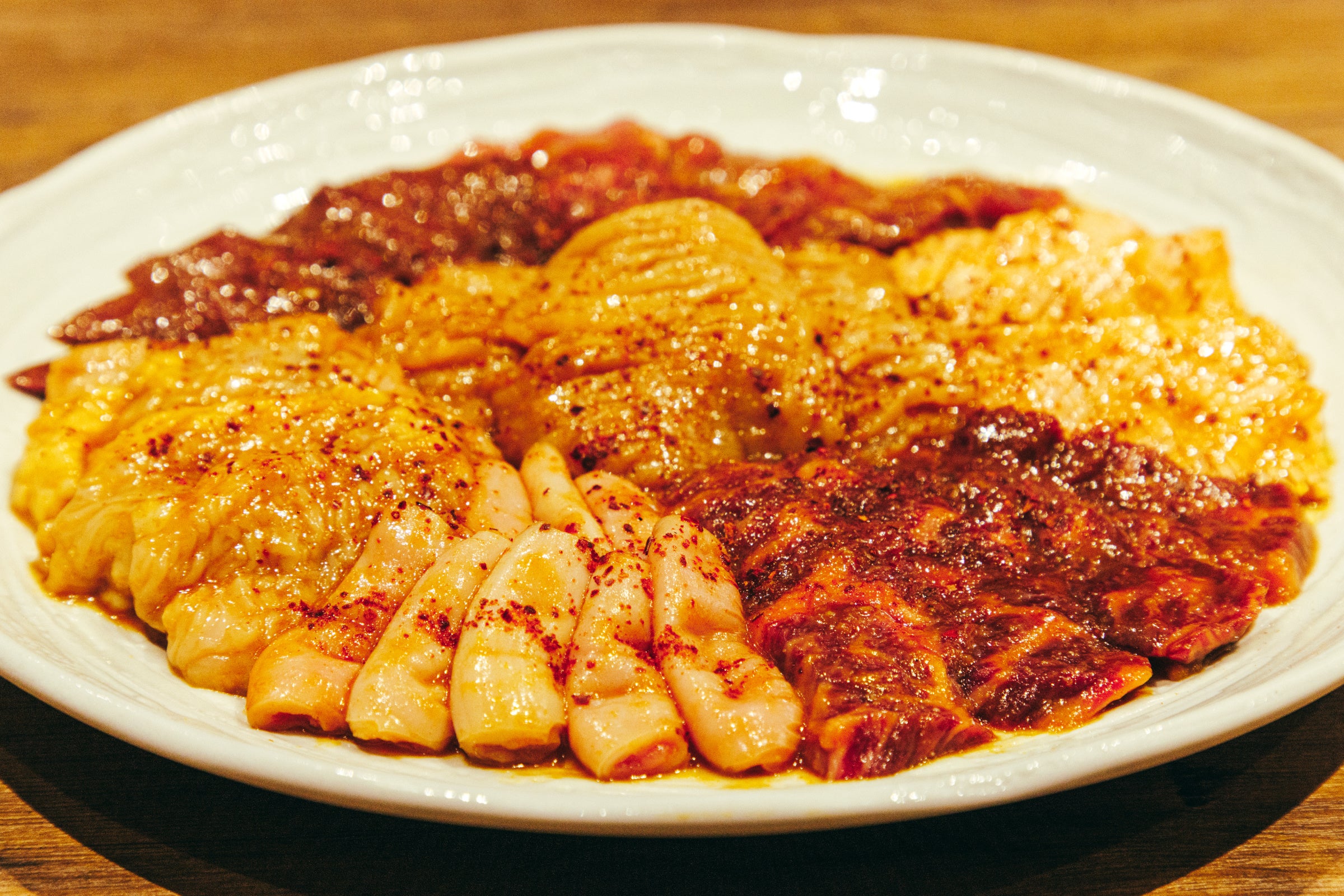 名物！ホルモン盛り合わせ〈味噌〉