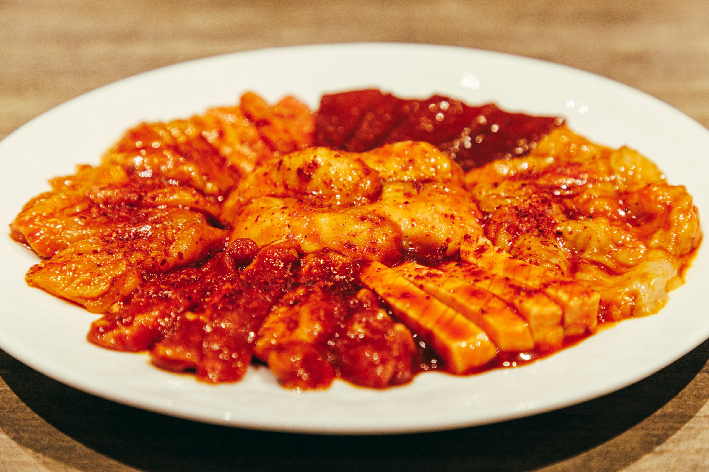 名物！ホルモン盛り合わせ〈味噌〉