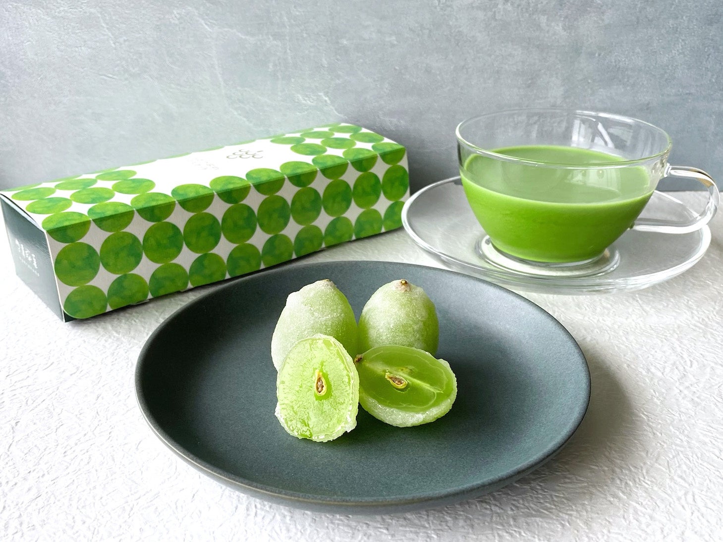 ◇2023年5月に開催予定G7広島サミットを記念して、広島県三原市【共楽堂】も“G7”＝Grape　of seven を特別商品として販売開始。