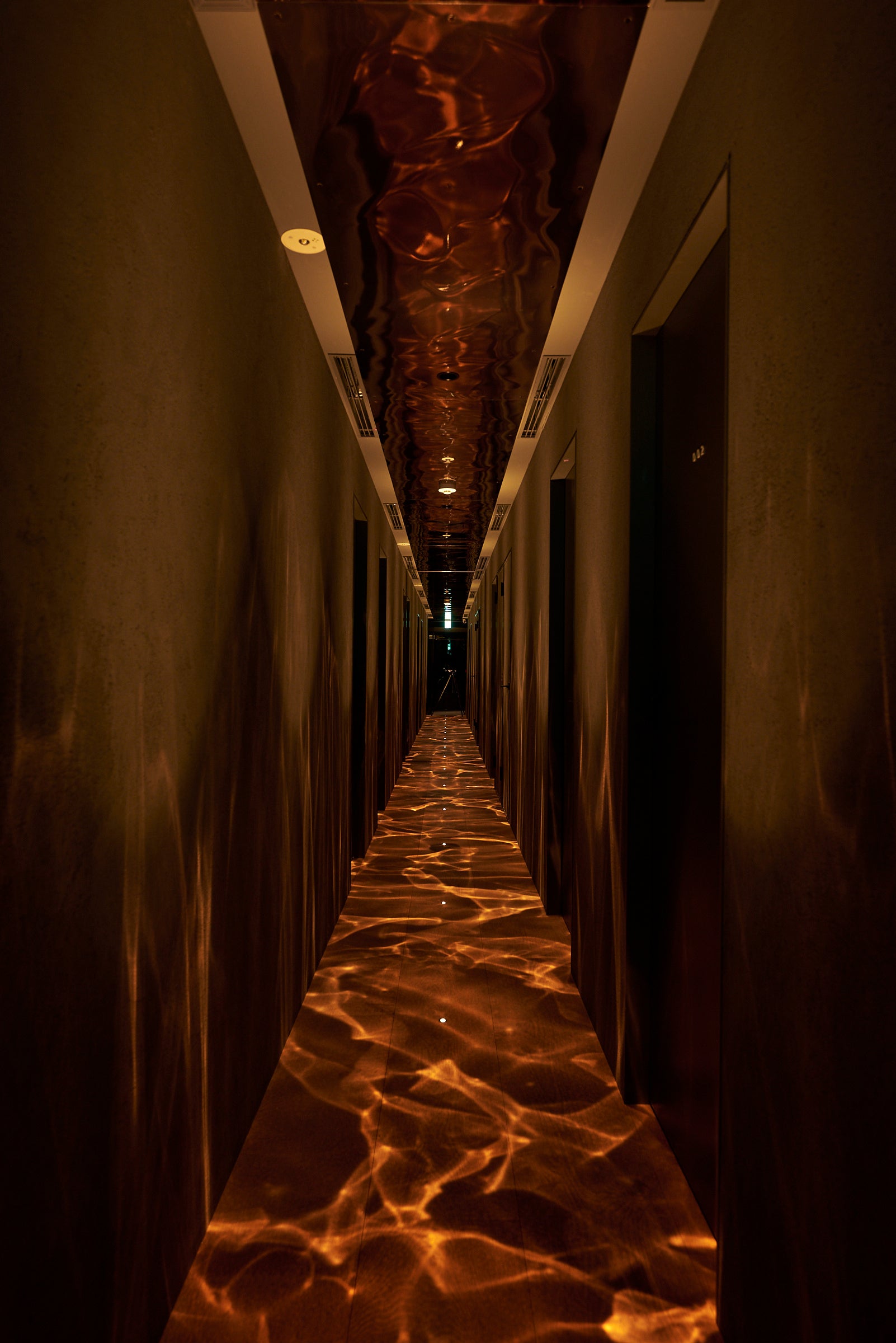 サウナ室への廊下