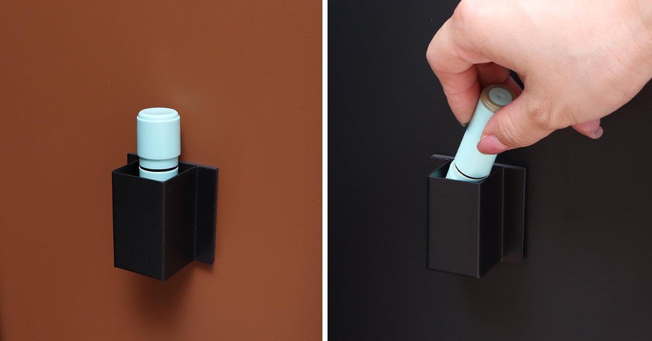 左：ブラックｘブラウンの扉内側　　　　右：ブラックｘブラックの扉内側