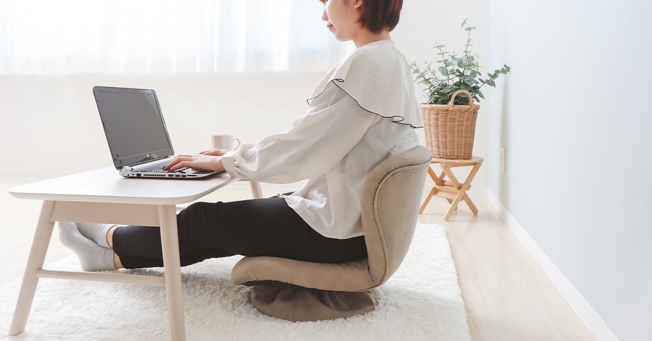 モデル身長163cm　​テーブルサイズ88ｘ48cm