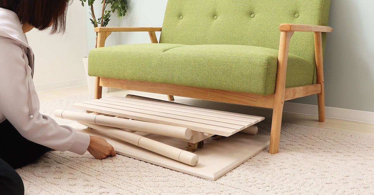 棚板をのせても厚みは約12cmに収まります