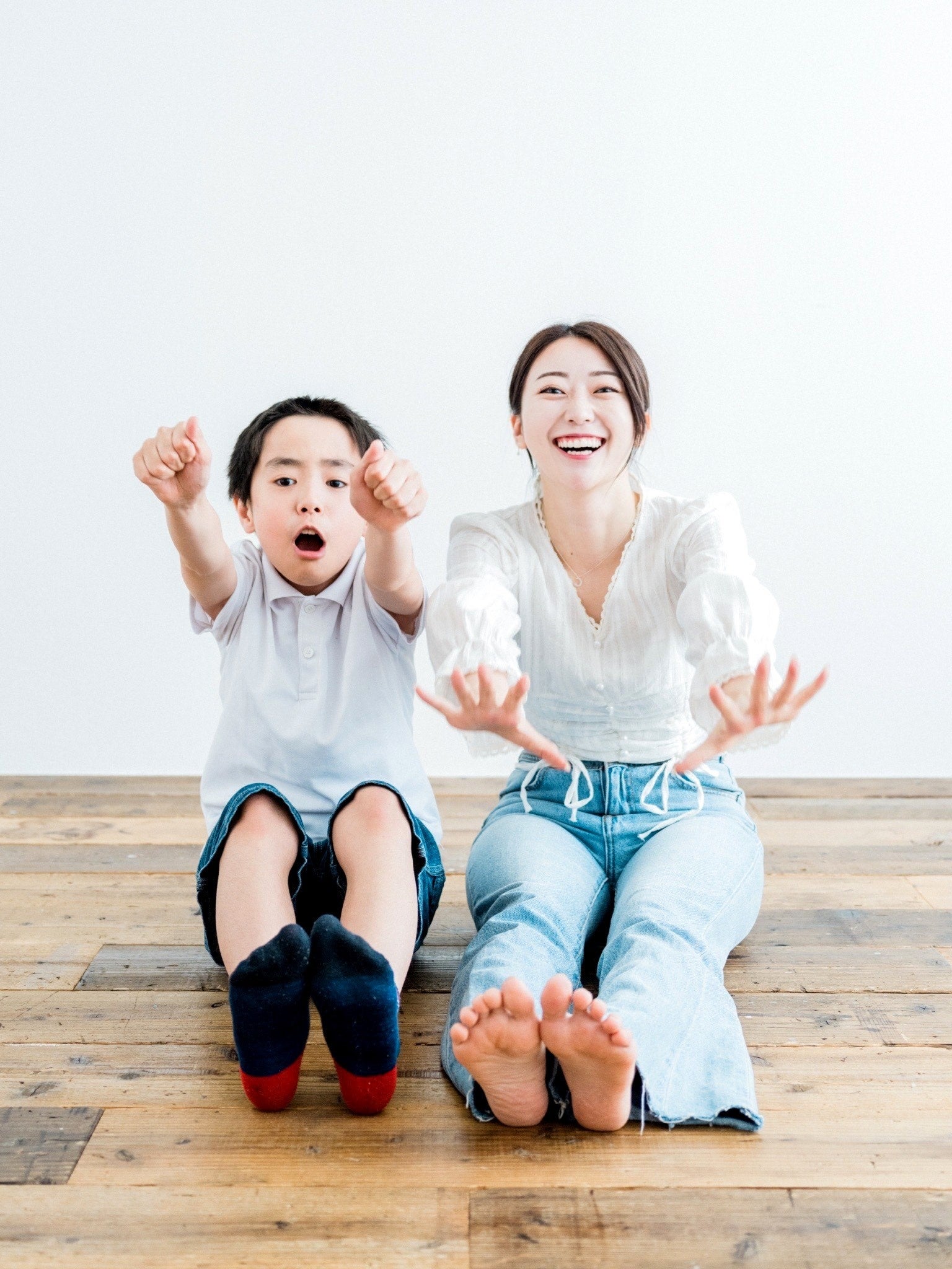 山木彩乃さん（右）と弟の勇輝さん（左）