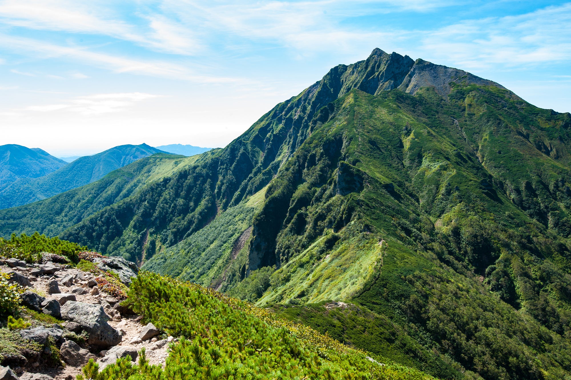 秘境の趣きも漂う北海道のニペソツ山