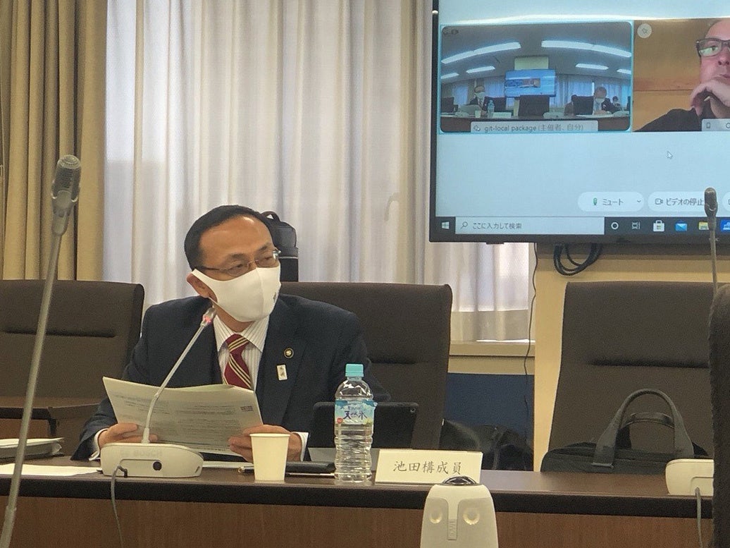 デジタル改革関連法案ワーキンググループに参加する池田市長
