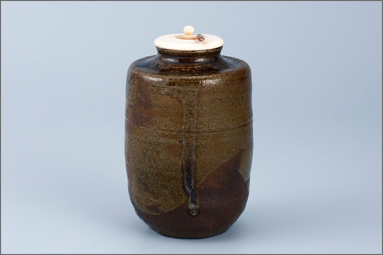 中興名物　肩衝茶入　銘忠度（野村美術館所蔵）