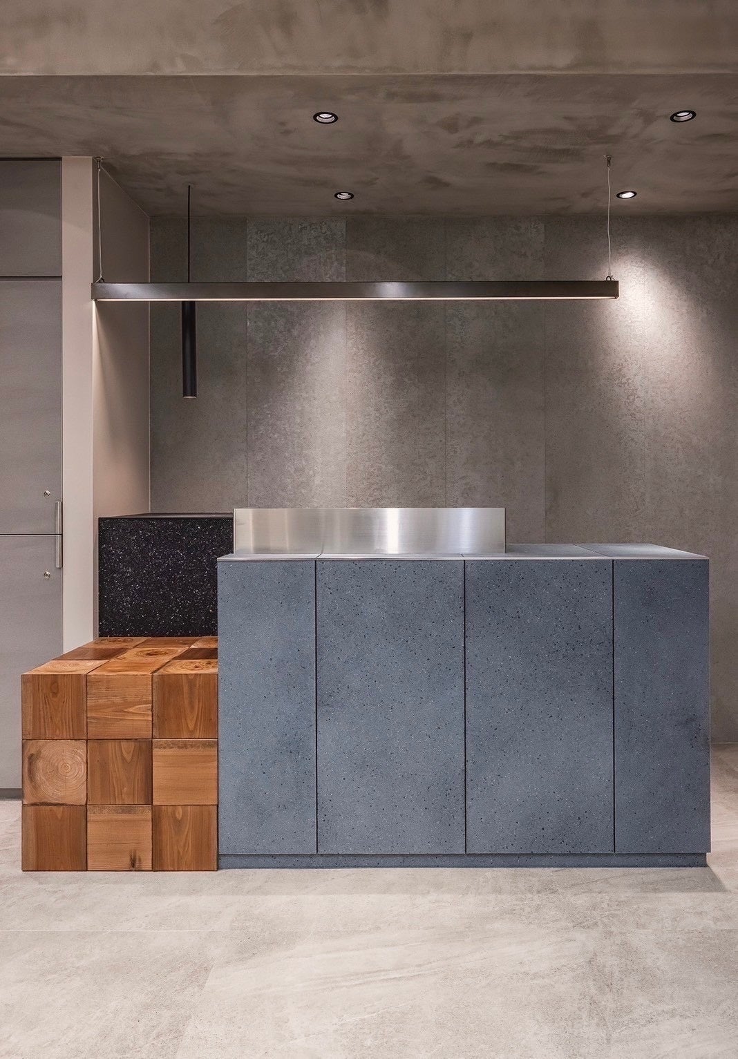 茶色箇所が間伐材の荷物置き、青色箇所と黒色箇所がPANECO®