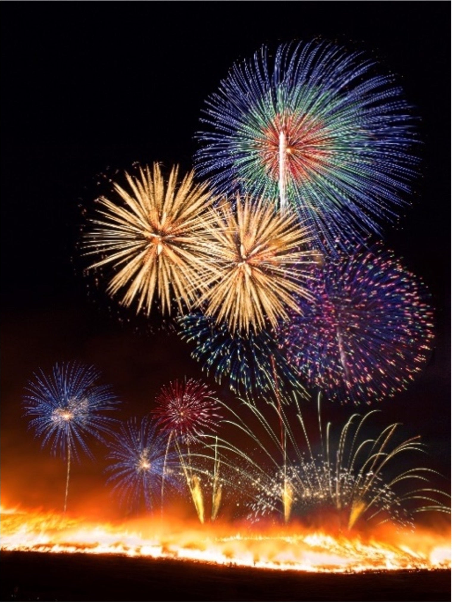 大花火と若草山焼き （実際の見え方と異なります）