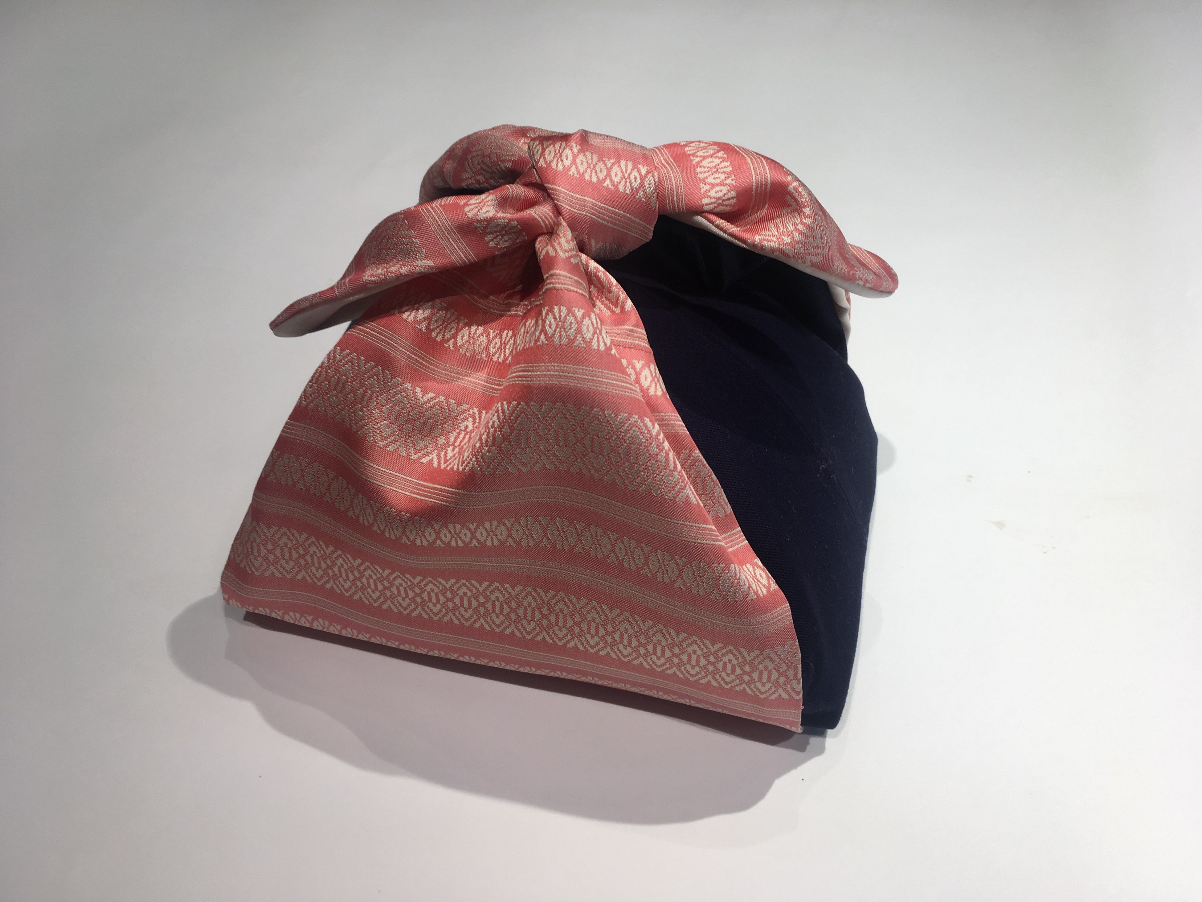 博多織 つつ美（風呂敷のようにつつめるポーチ）