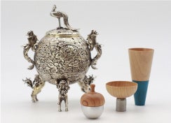 四津川製作所： 金屋町で代々続く高岡銅器製造元。伝統的美術銅器の「喜泉堂」、ライフスタイルブランド「KISEN」「空穏-KUON-」など展開。暮らしを彩る品々を作っています。