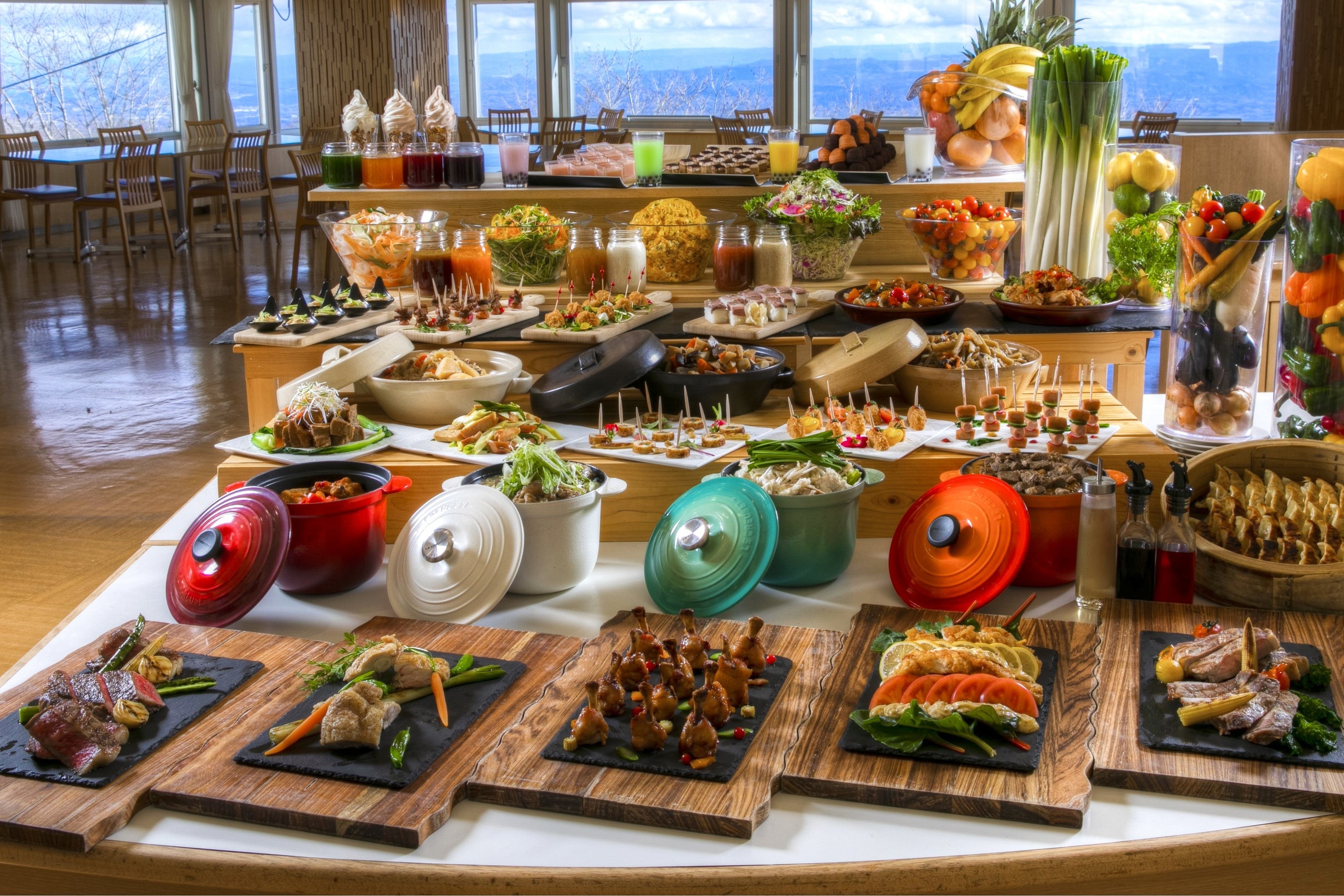 初夏の厳選素材を愉しむプレミアムビュッフェ