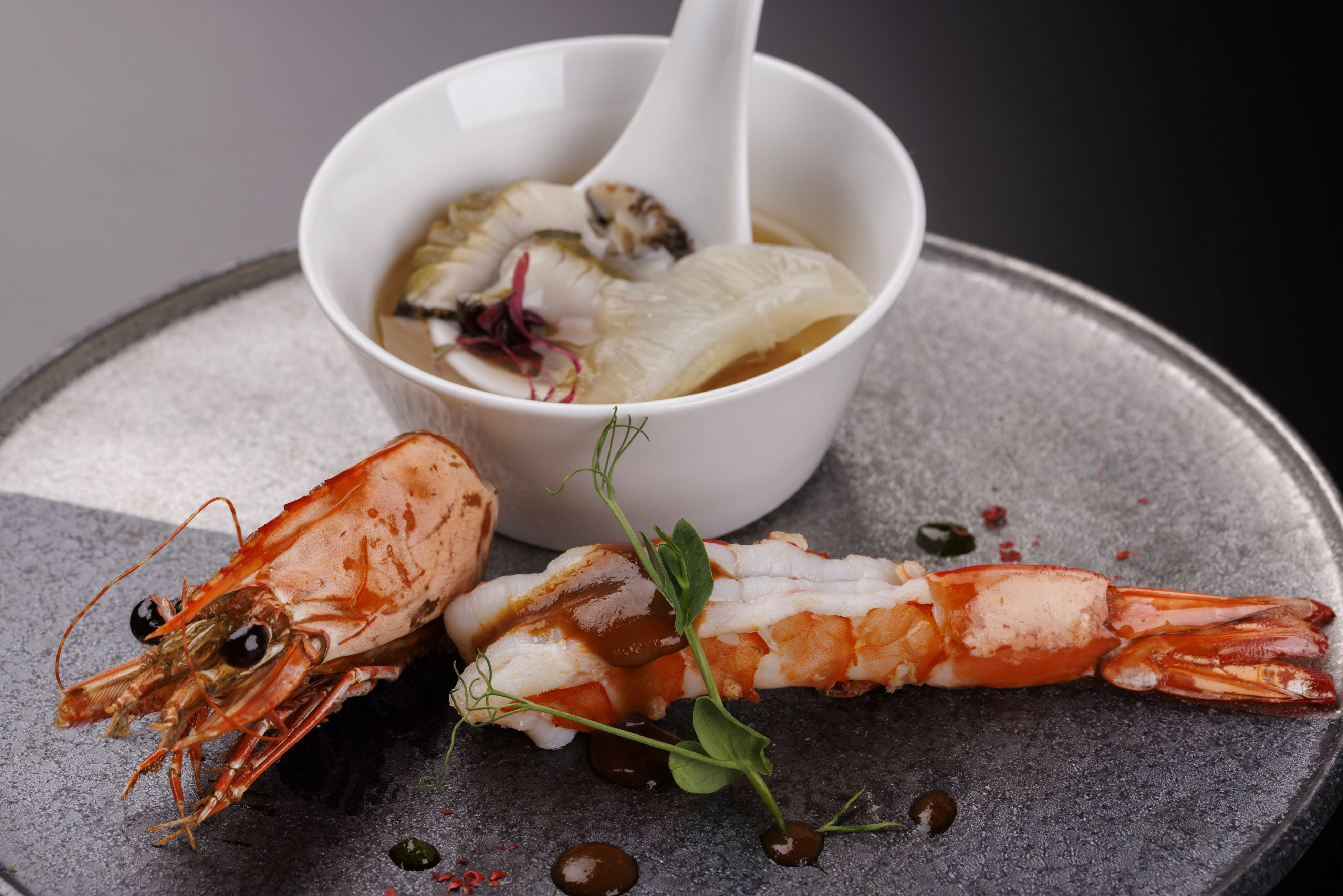 熊野海老と天然あわびの酒蒸し～濃厚海老味噌ソースとフカヒレ餡かけ～