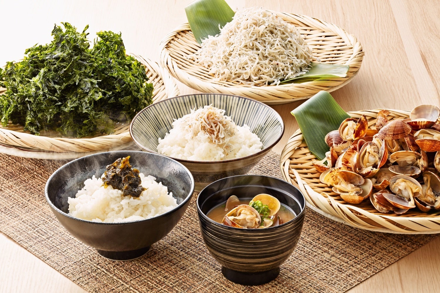 【モーニングビュッフェ】篠島しらす・伊良湖あおさの佃煮・三河湾あさりの味噌汁