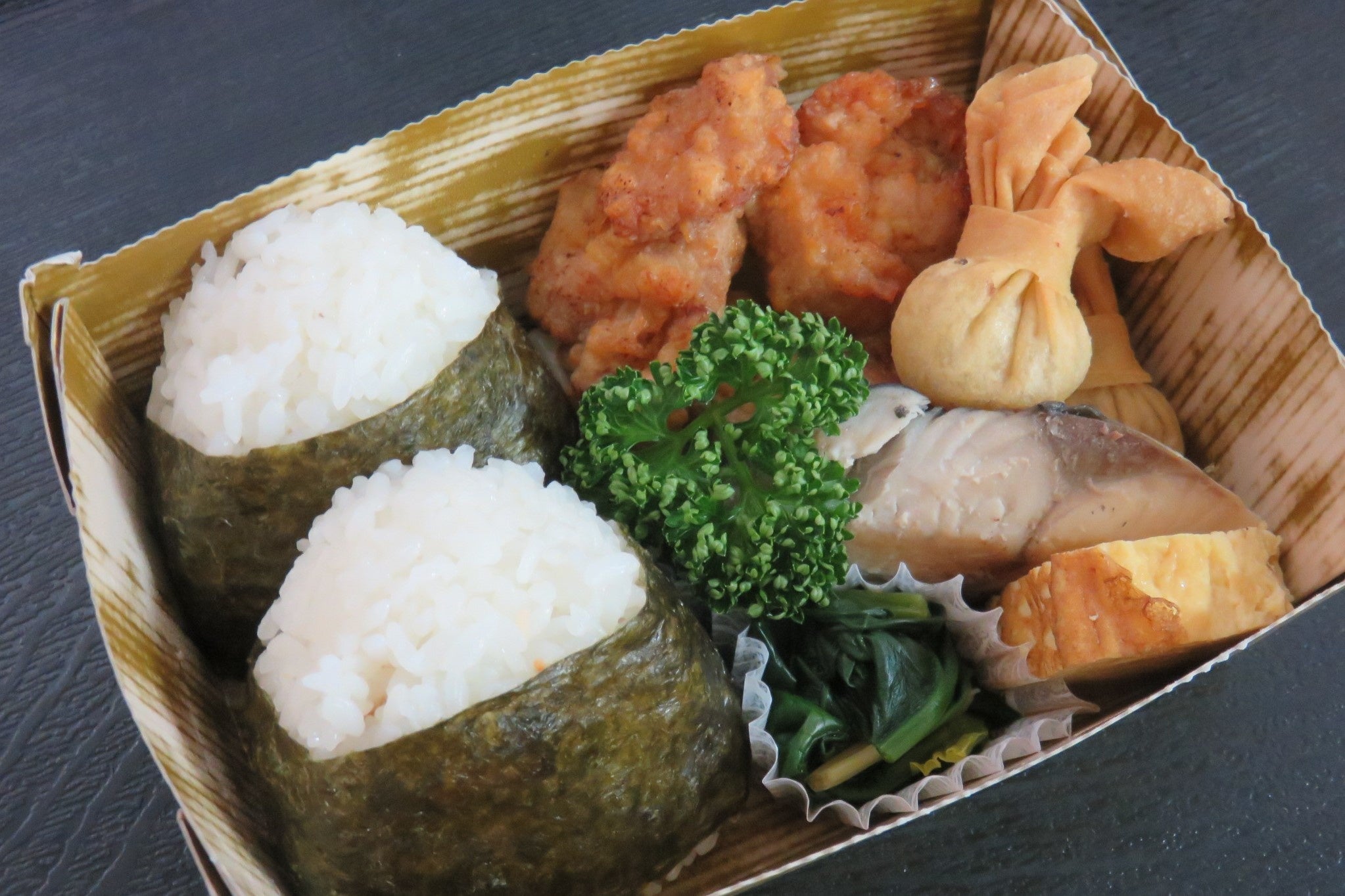 ハイカーにうれしい「おにぎり弁当」をご用意