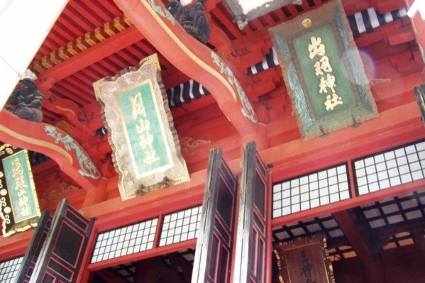 出羽三山の神々を祀る「出羽神社　三神合祭殿（さんじんごうさいでん）」