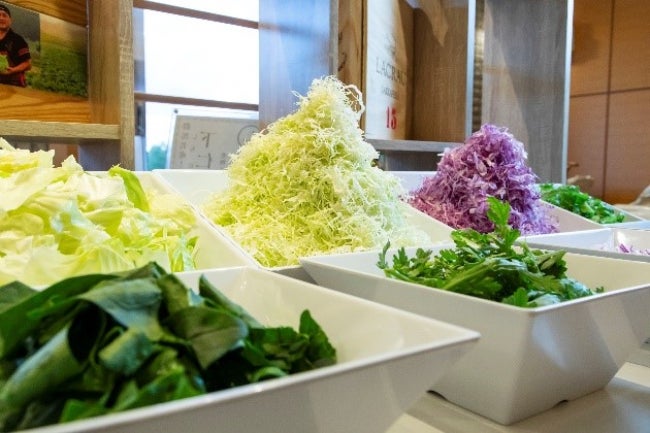 キャベツの一番人気は、新鮮さを実感できる千切りとざく切り
