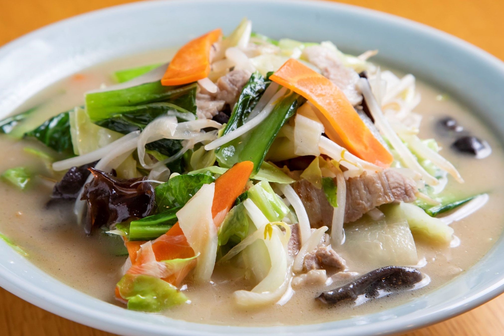 嬬恋キャベツのちゃんぽんで料理名は「つまキャベちゃん」