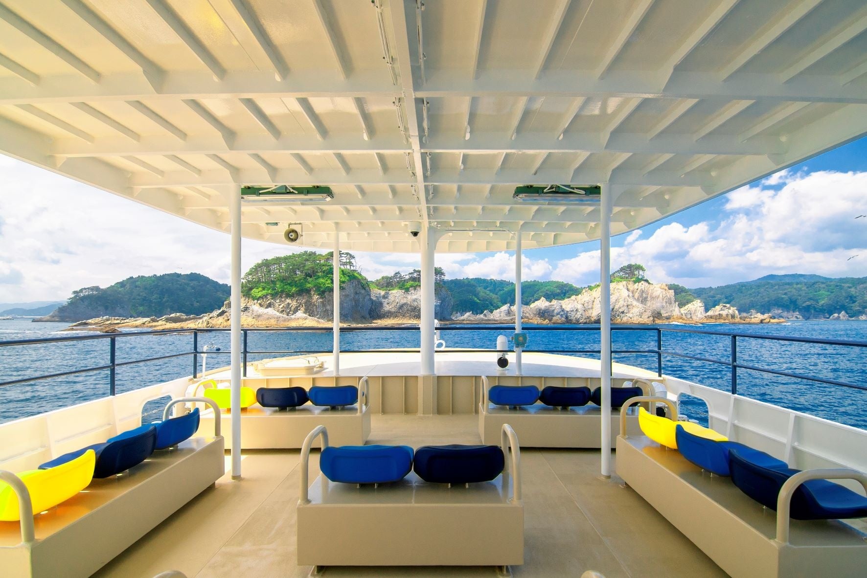 広い展望デッキから三陸海岸の景観を堪能