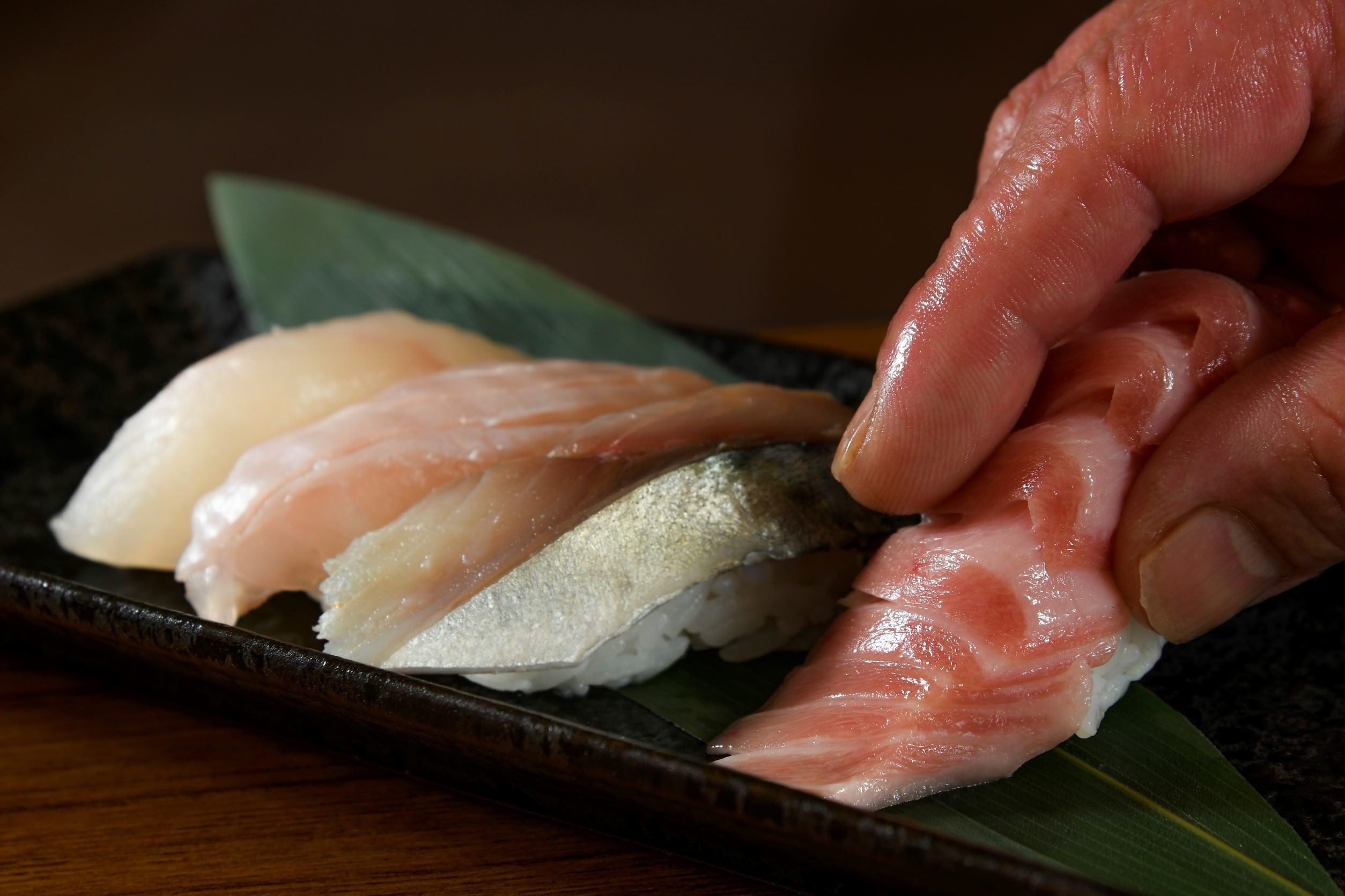 職人が丁寧に握った握り寿司が人気