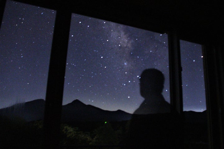 お部屋の窓からも星が見えます