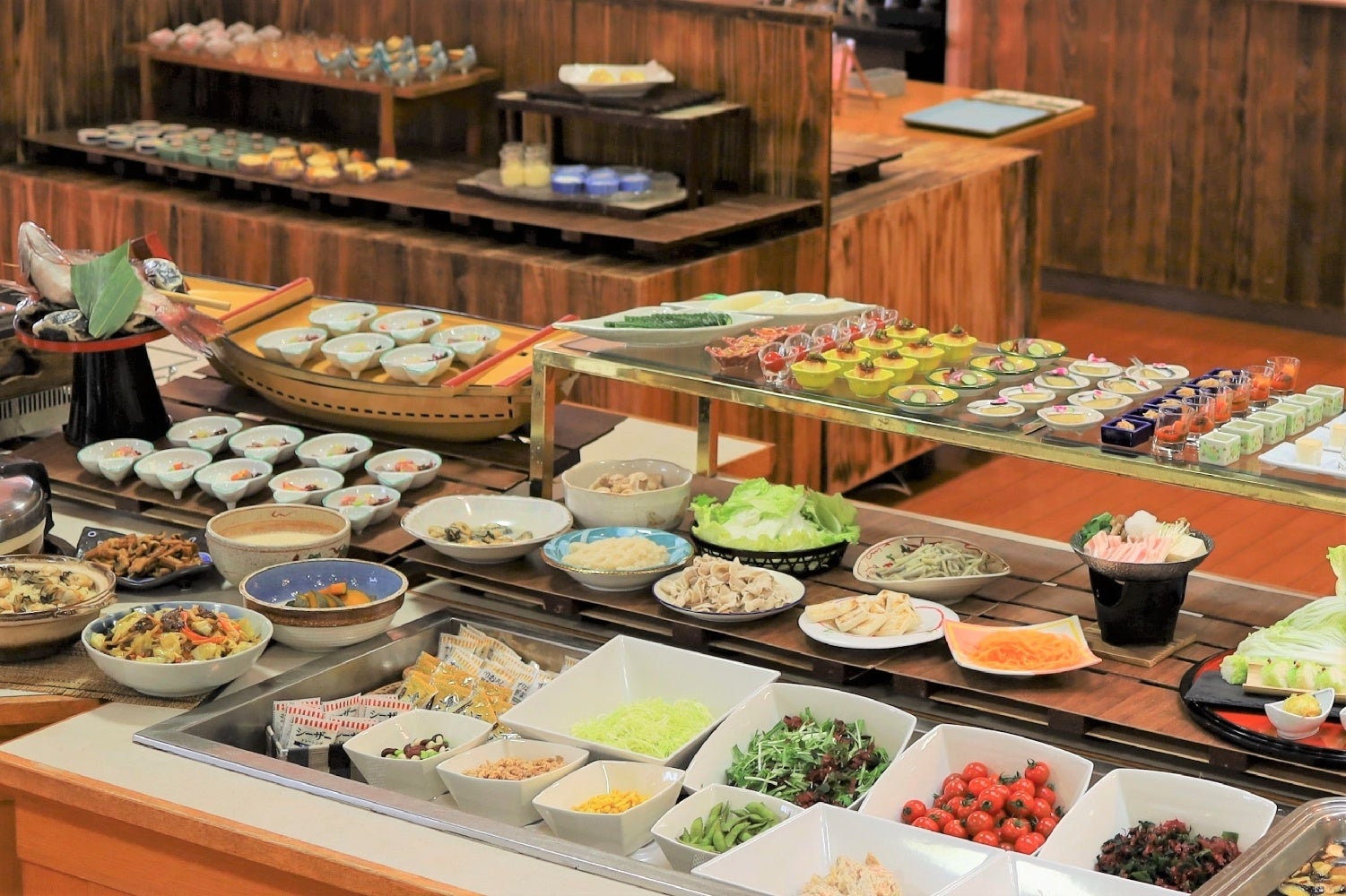 地元色豊かな里山の美味しい！を集めたプレミアムなお料理が勢揃いのビュッフェ