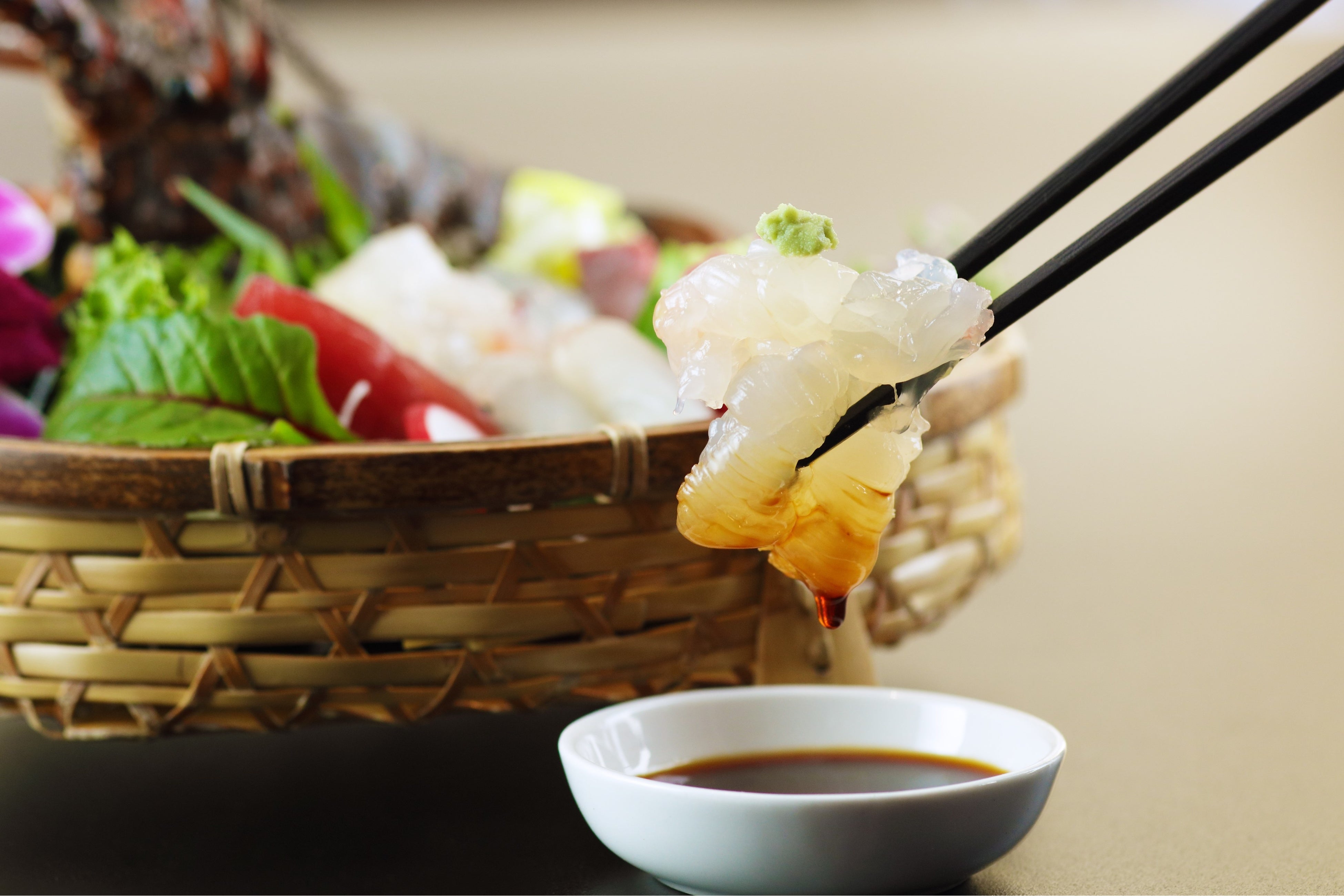 新鮮な伊勢海老のお刺身