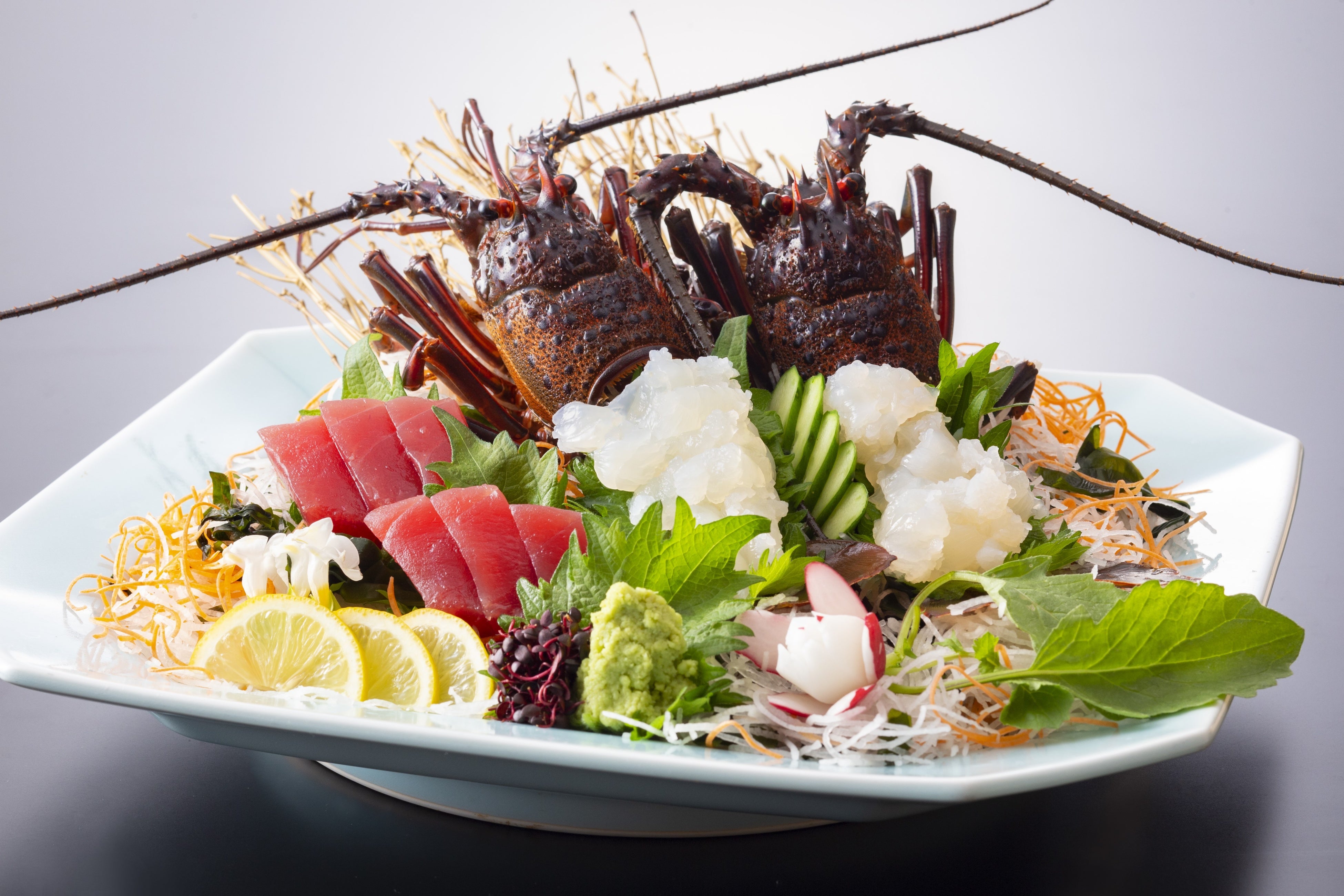 活き伊勢海老の姿造り