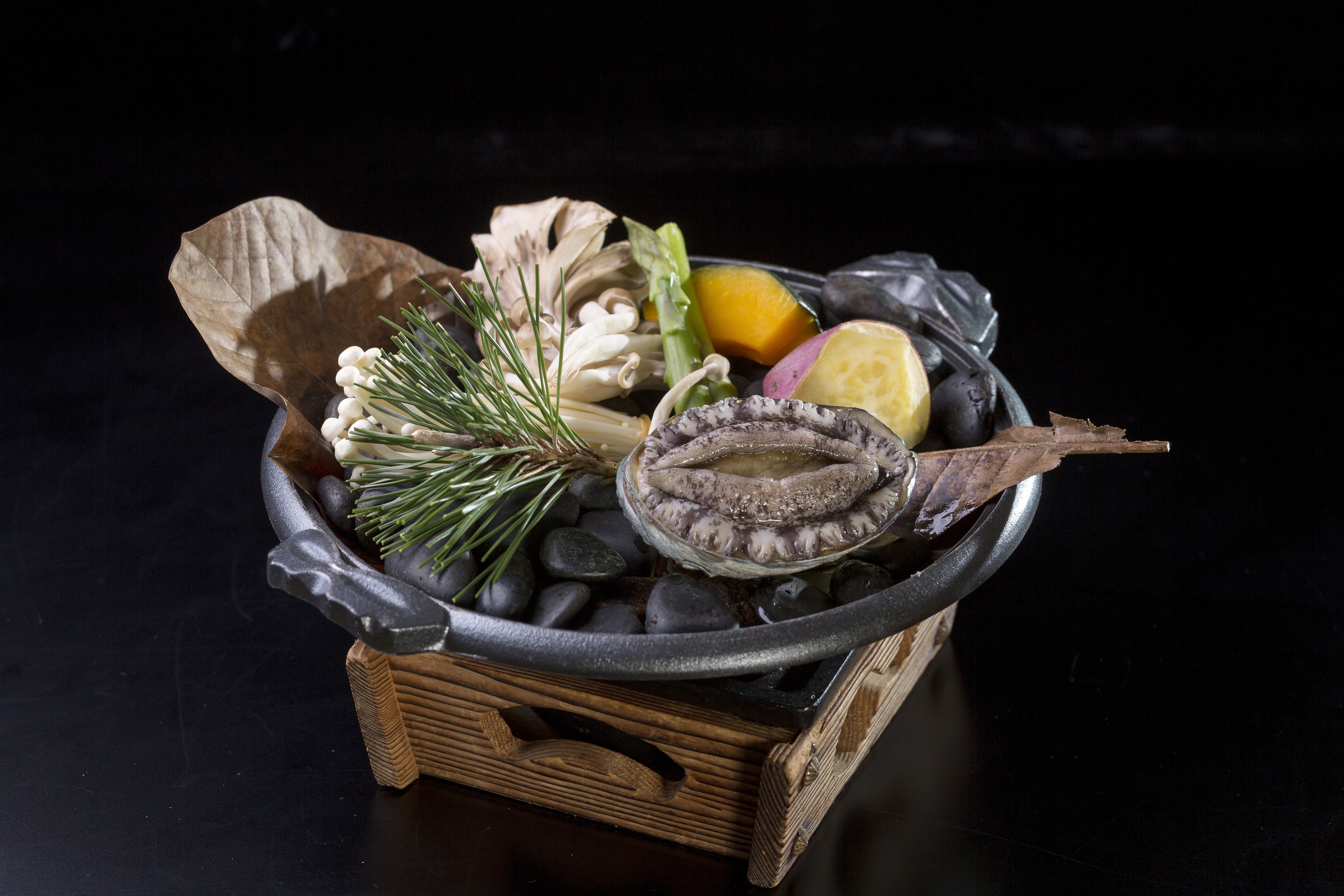 瀬戸内あわびの宝楽焼き