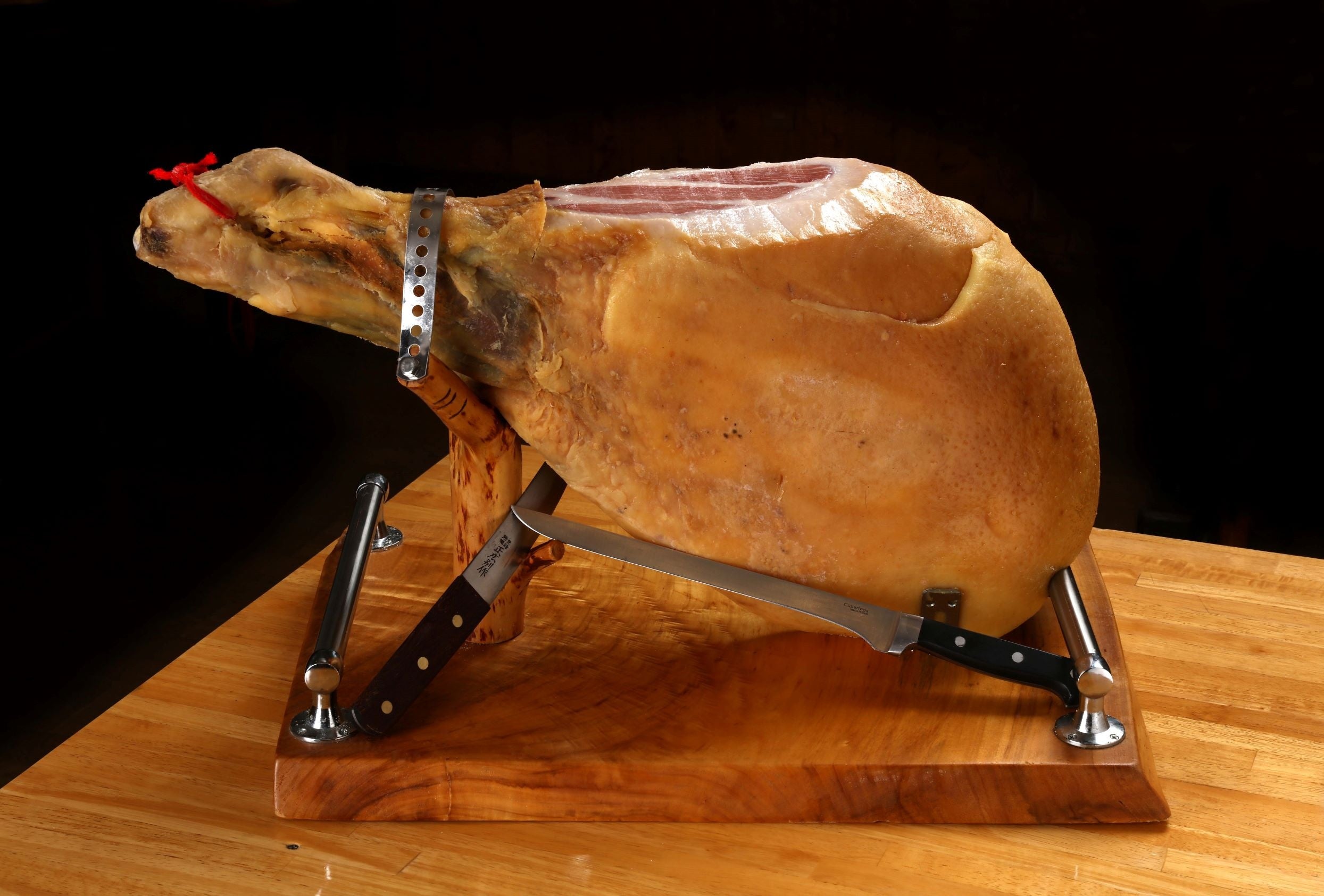 小谷野豚を使用した最高級のプロシュート