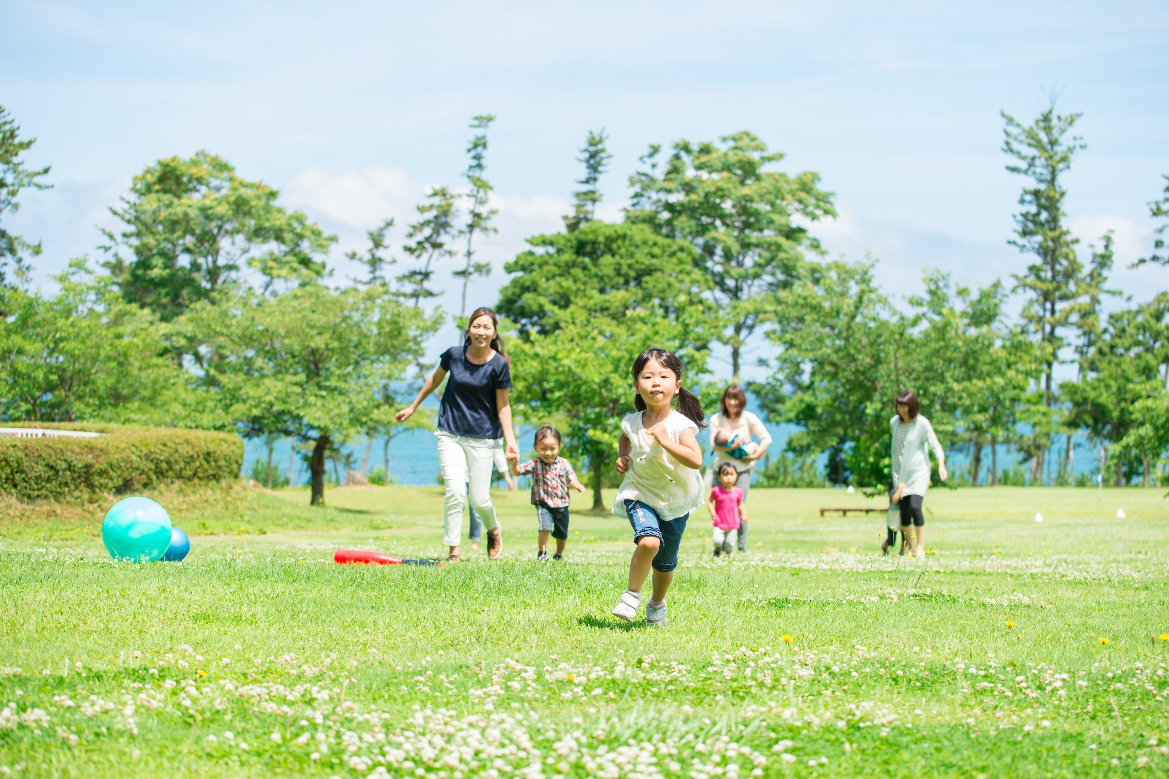 芝生広場を思いっきり駆け回ろう！