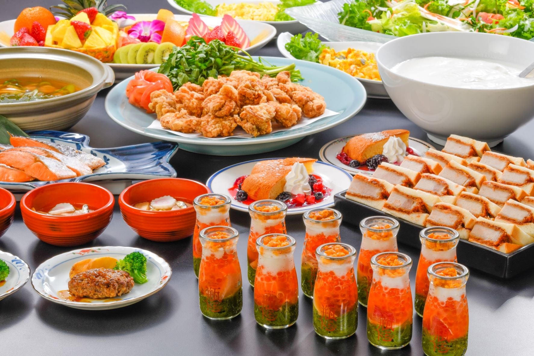 宮古の新ご当地グルメ「瓶ドン」が並ぶ朝食ビュッフェ